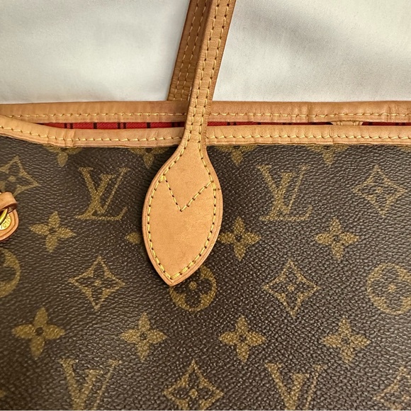 Louis Vuitton Neverfull MM - Picture 15 of 16